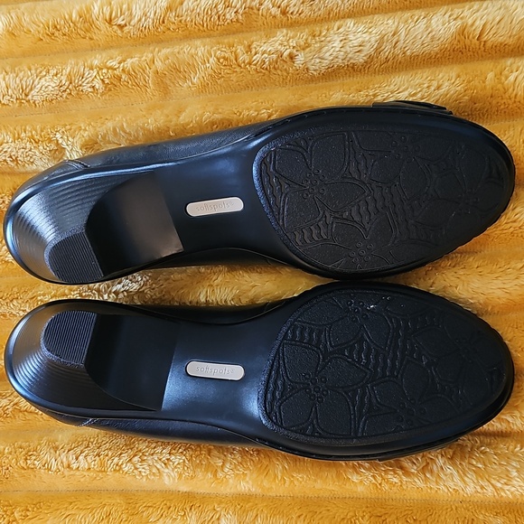 Shoes - Picture 10 of 15